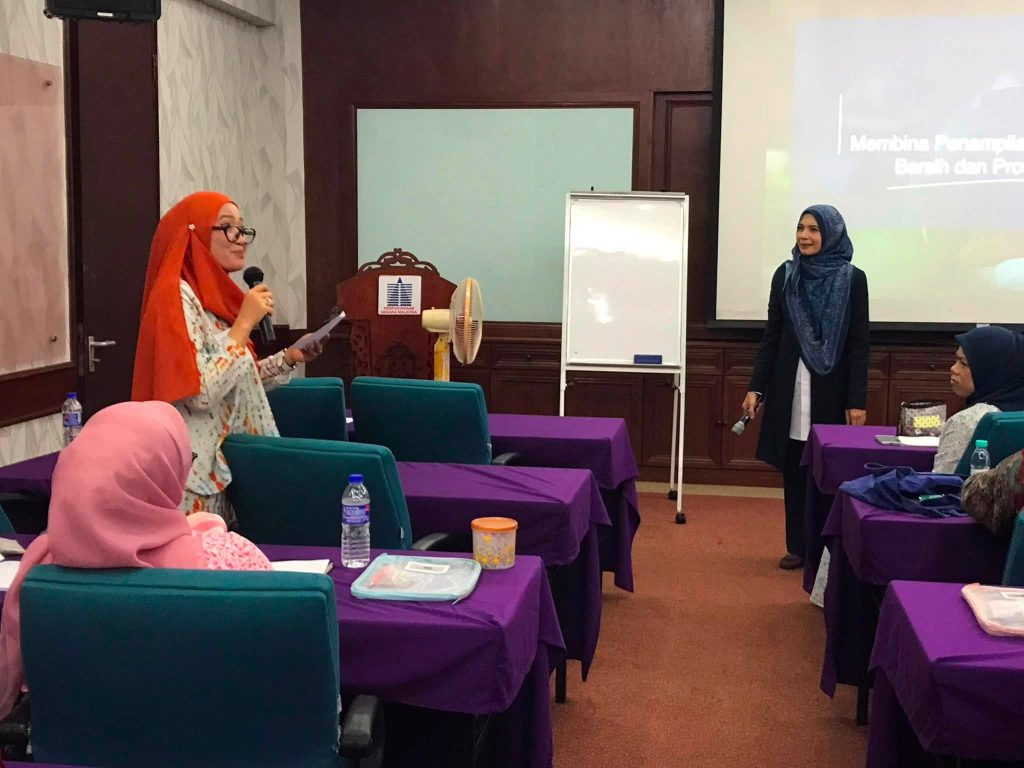 Kursus Keterampilan Diri Peningkatan Imej Korporat Kursus Keterampilan Diri PERPUSTAKAAN NEGARA MALAYSIA