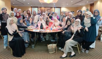 Kursus Penampilan Diri Sebagai Pendidik Guru Cantik Anak Murid Ceria