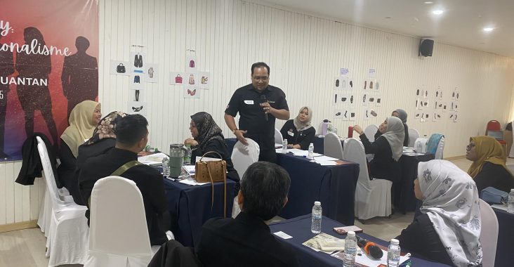 Keyakinan itu bukan dilahirkan, ia dibina. Imej dan penampilan profesional bukan untuk menunjuk, tetapi untuk meyakinkan. Keyakinan bukan sekadar apa yang kita pakai atau ucapkan, tetapi bagaimana kita membawa diri. Bagaimana kita mampu meninggalkan setiap pertemuan dengan aura positif, profesional, dan berkeyakinan.